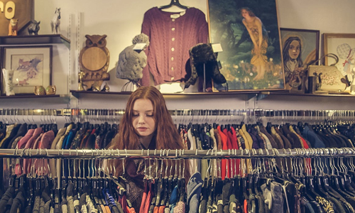 women-shopping