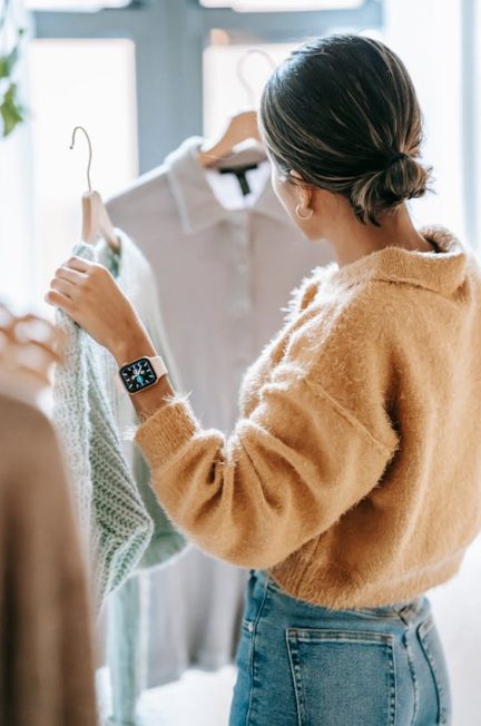Woman-choosing-dress