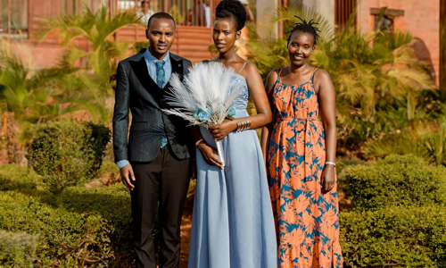Bride,-groom-posing