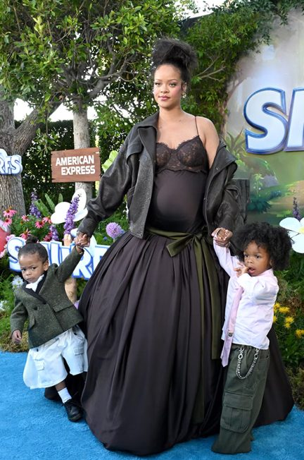 Rihanna’s-Red-Carpet-Look