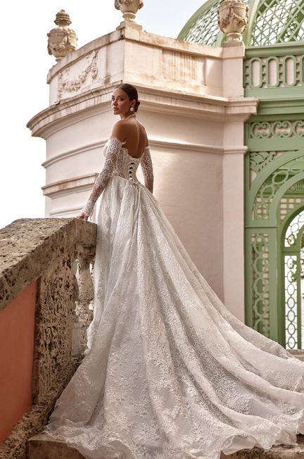 Wedding Dresses by Oksana Mukha